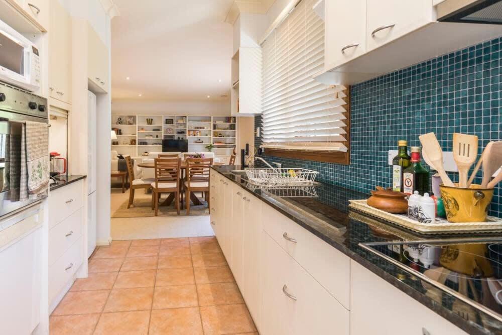 3 Bdrm 2 Bthrm House Close To Canberra Cbd & Anu Buitenkant foto