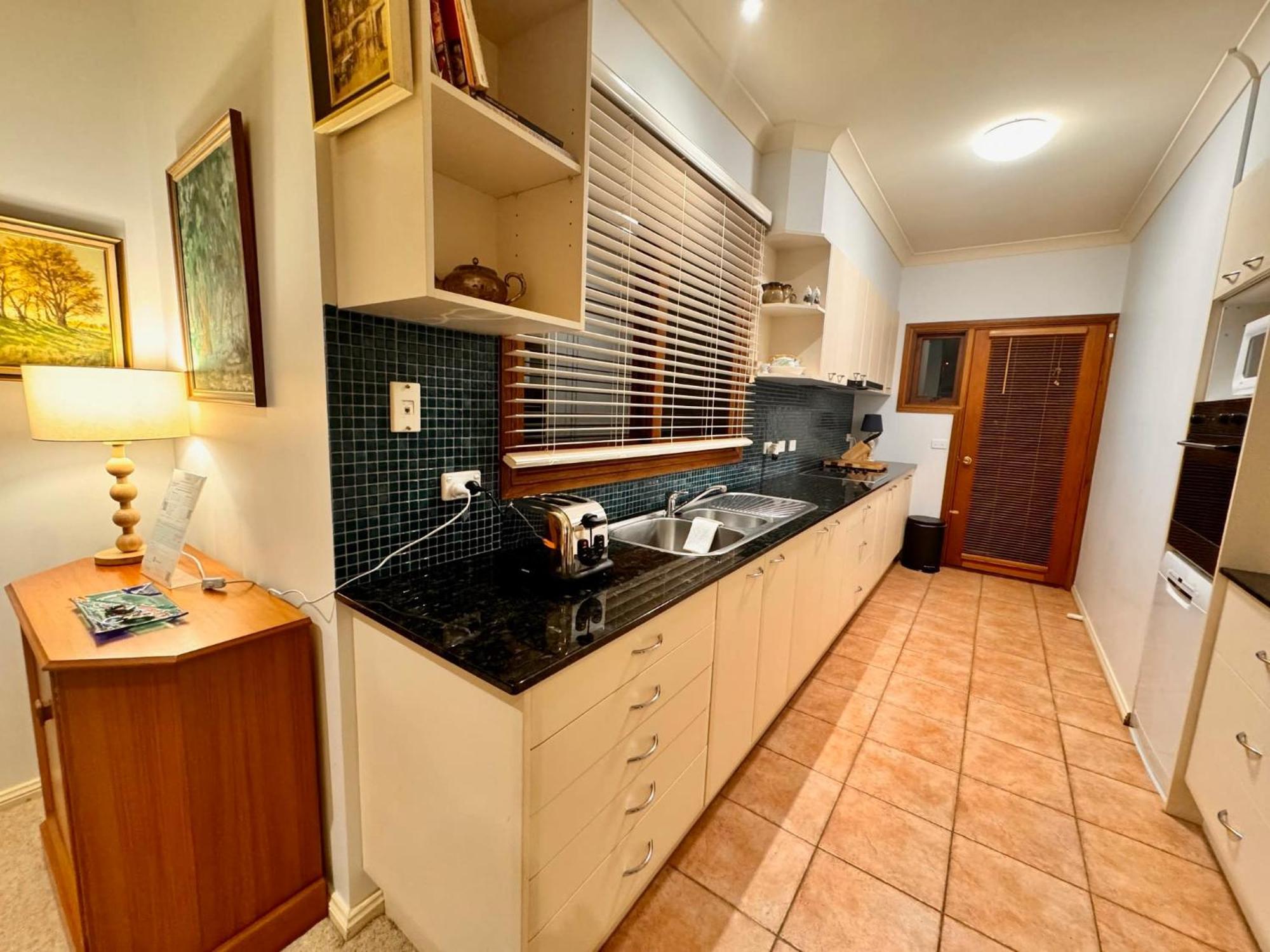 3 Bdrm 2 Bthrm House Close To Canberra Cbd & Anu Buitenkant foto